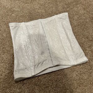 Maidenform Firm Control Shapewear Waist Cincher‎